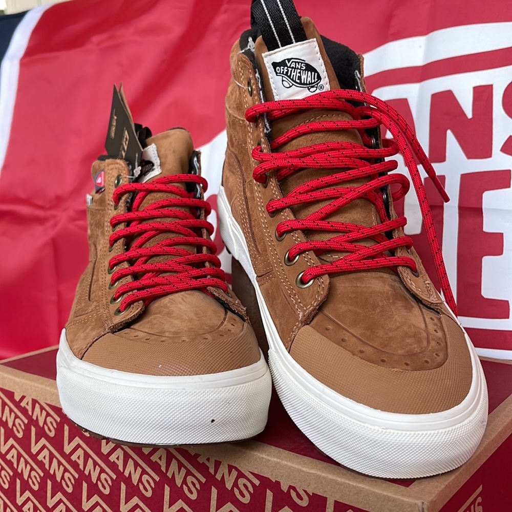 Vans Sk8-Hi Mte-2
Chipmunk/Marshmallow
VN0007NKGWU
Men’s boots - sneakers - Picture 9 of 16